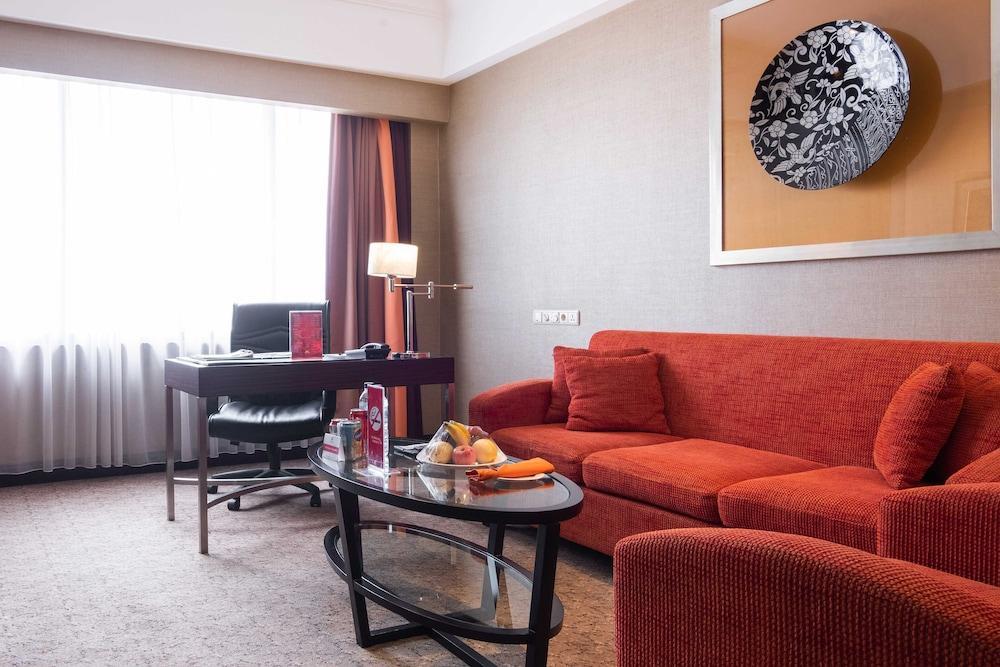 Hotel Ciputra Semarang Managed By Swiss-Belhotel International Екстериор снимка