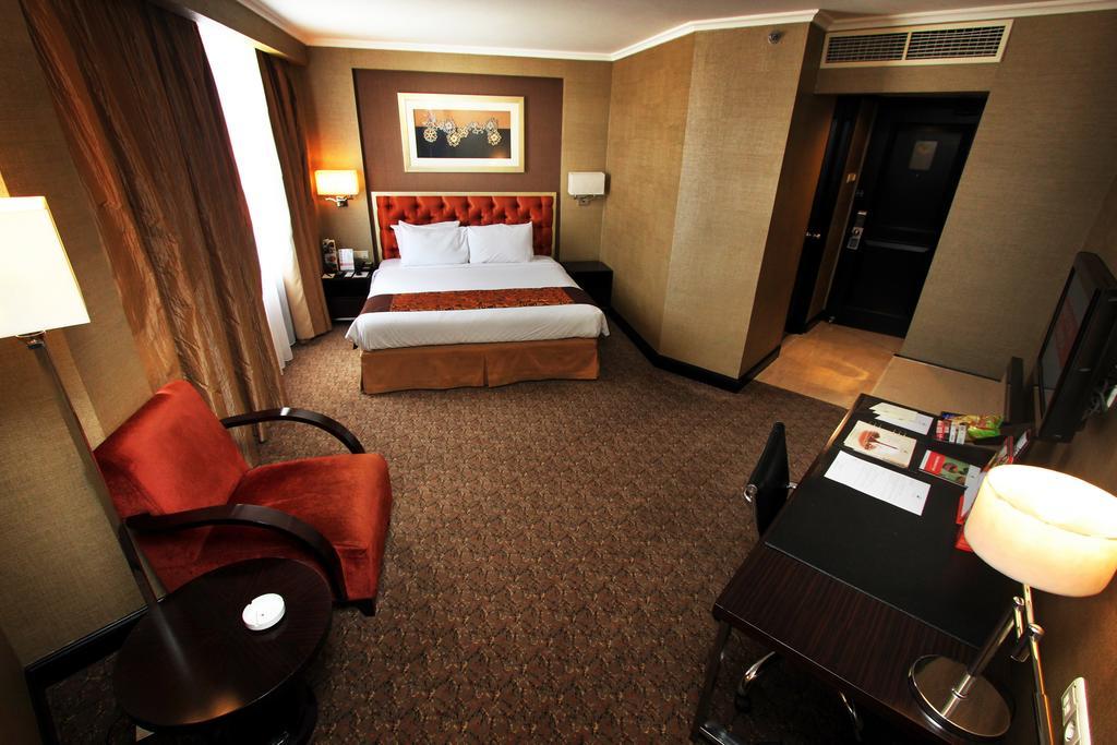 Hotel Ciputra Semarang Managed By Swiss-Belhotel International Екстериор снимка