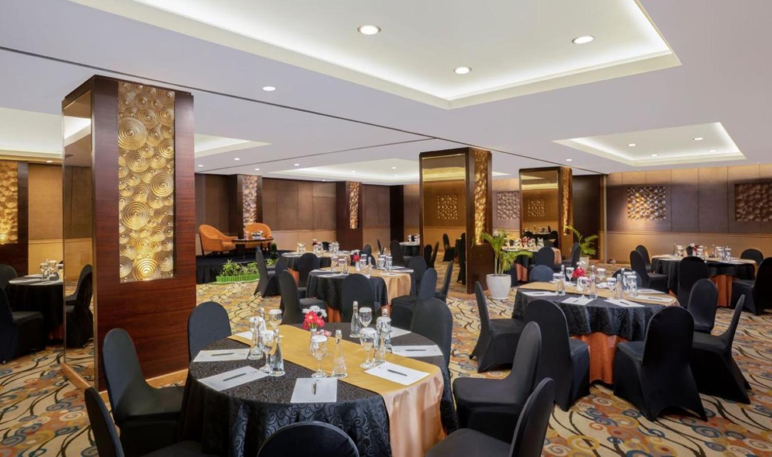 Hotel Ciputra Semarang Managed By Swiss-Belhotel International Екстериор снимка