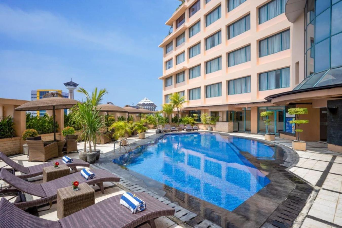 Hotel Ciputra Semarang Managed By Swiss-Belhotel International Екстериор снимка