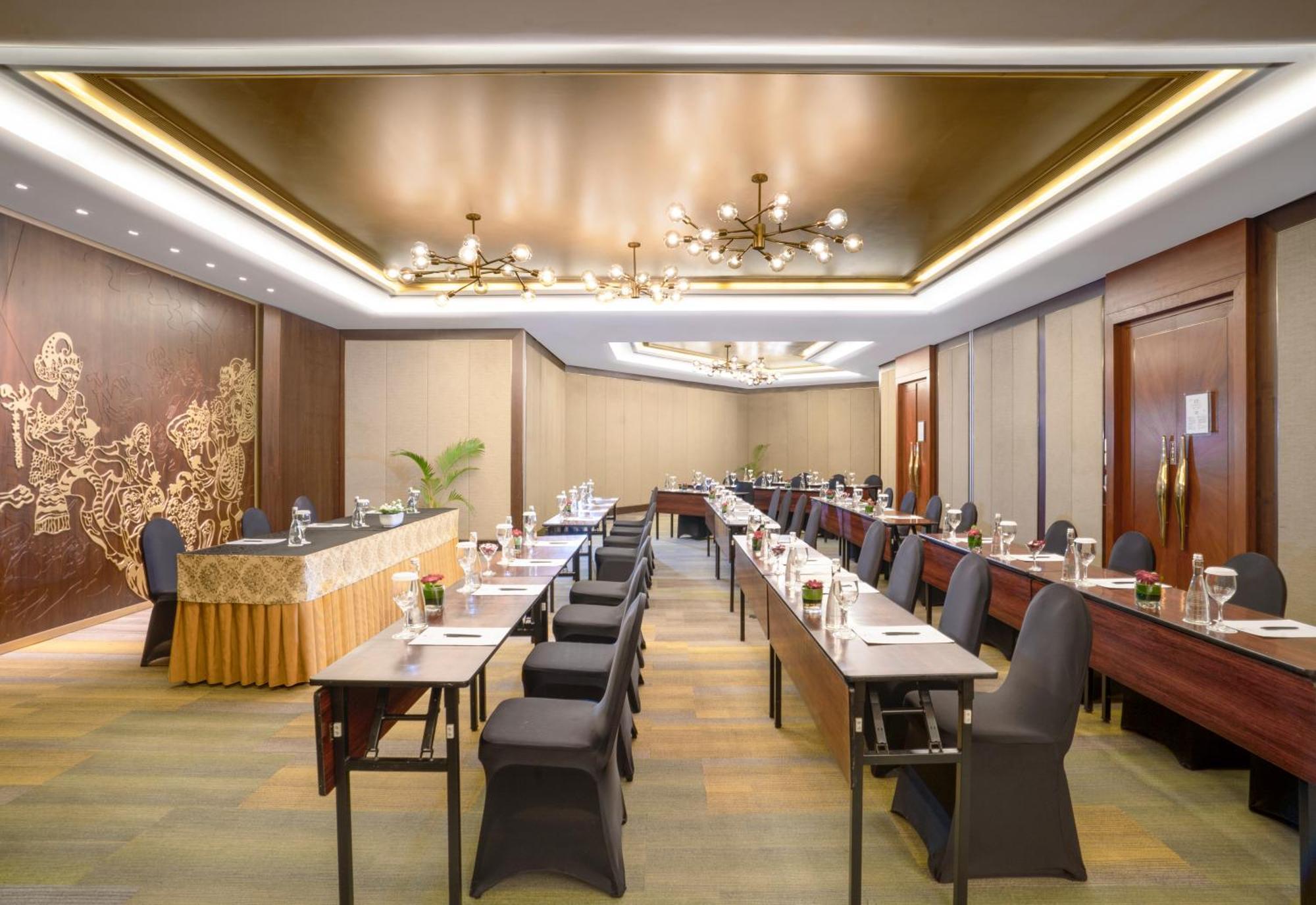 Hotel Ciputra Semarang Managed By Swiss-Belhotel International Екстериор снимка