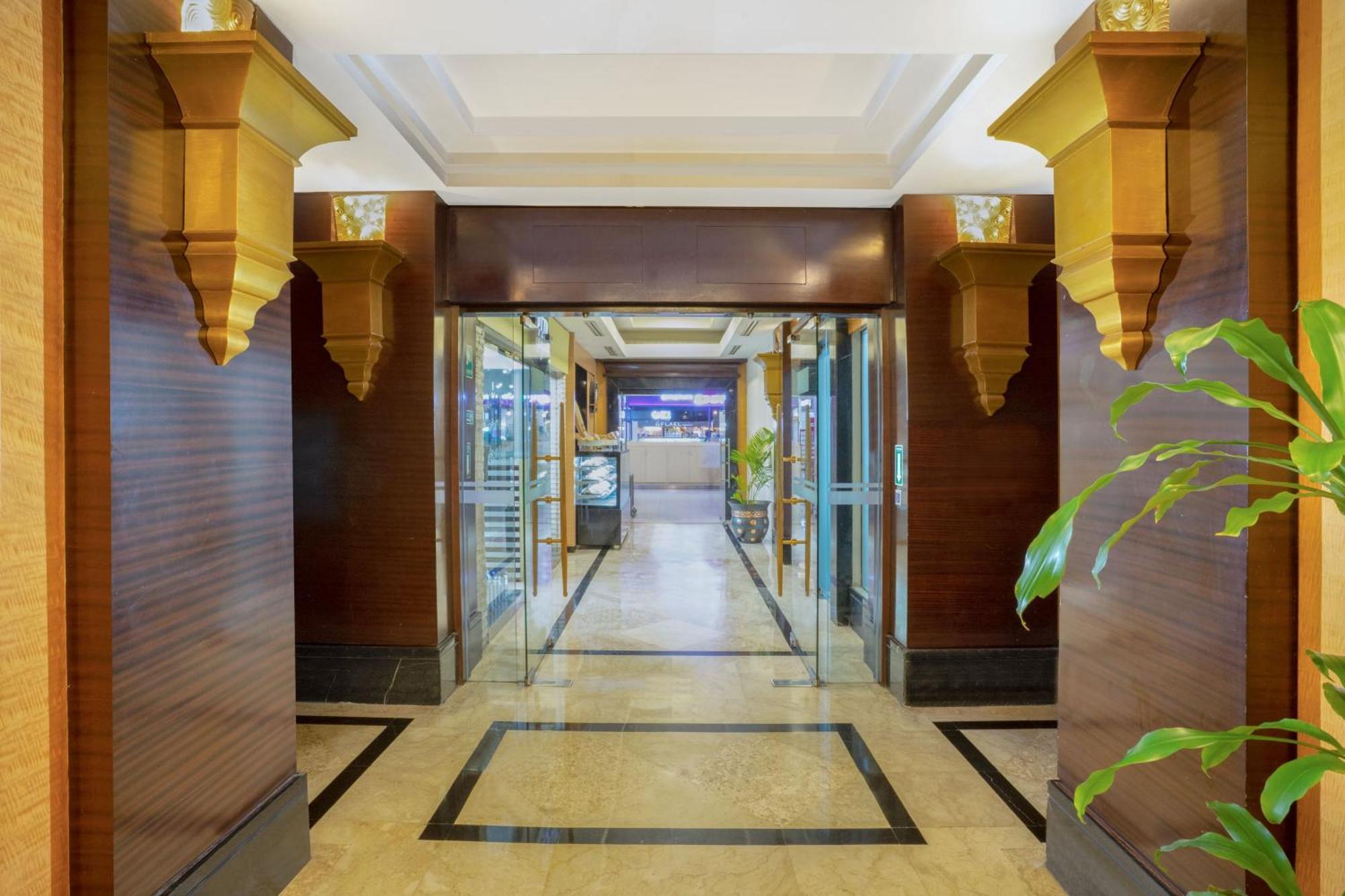 Hotel Ciputra Semarang Managed By Swiss-Belhotel International Екстериор снимка