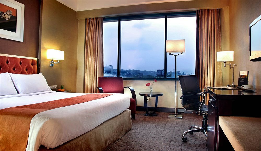 Hotel Ciputra Semarang Managed By Swiss-Belhotel International Стая снимка