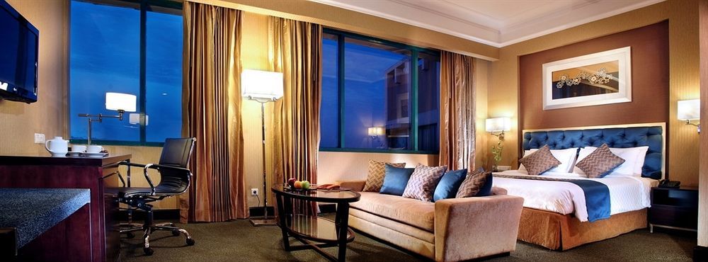 Hotel Ciputra Semarang Managed By Swiss-Belhotel International Екстериор снимка