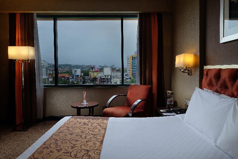 Hotel Ciputra Semarang Managed By Swiss-Belhotel International Екстериор снимка